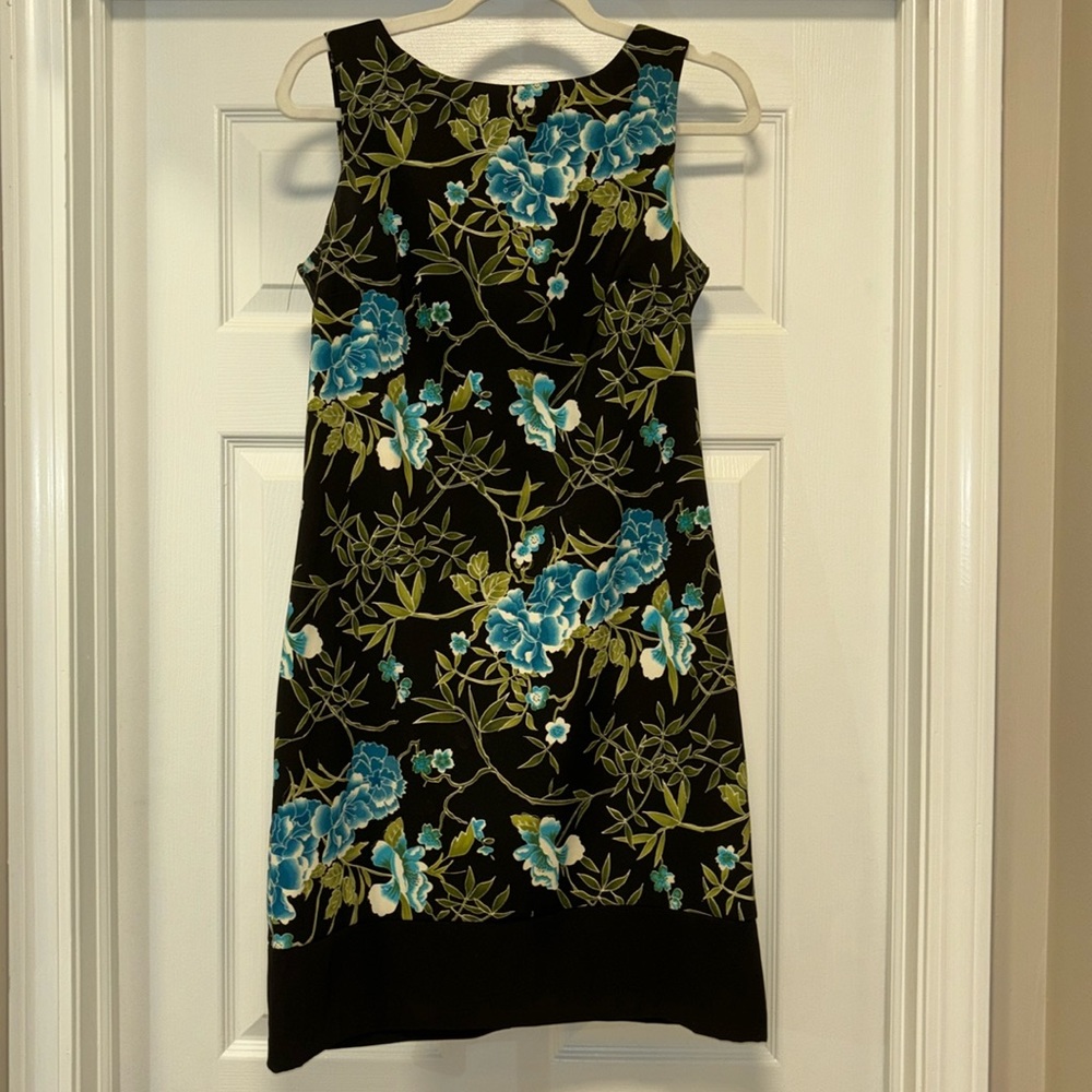Sleevless Dress